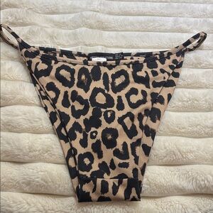 PrettyLittleThing Tan and Black Leopard Bikini Bottoms